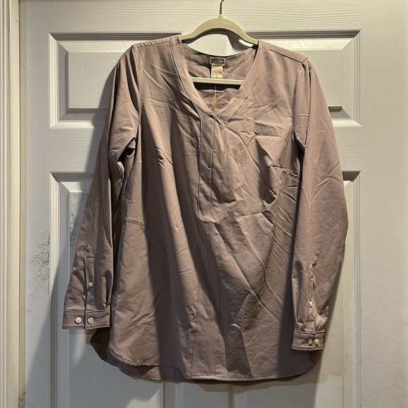 Duluth Trading Co Tops - NWT! Duluth Trading Non Stop Woven Tunic Top Blouse Lilac Purple S